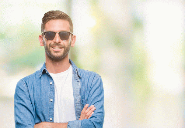 آموزش جذب مخاطب هدف: چکیده تجربیات نی نی سایت در سال 1404 (35 مورد و سوالات متداول)